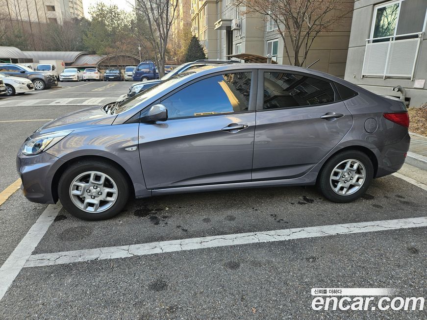 Hyundai Accent 2015