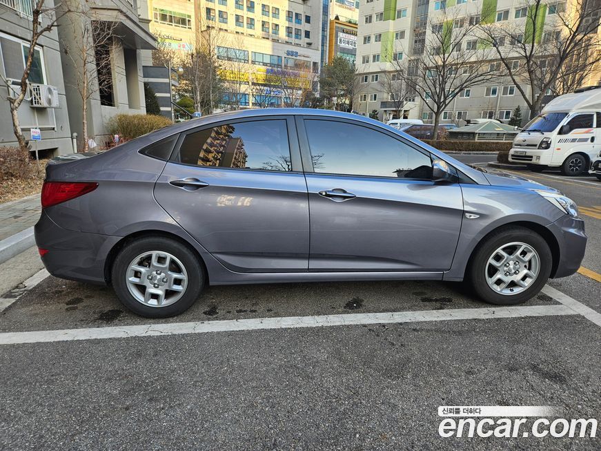 Hyundai Accent 2015