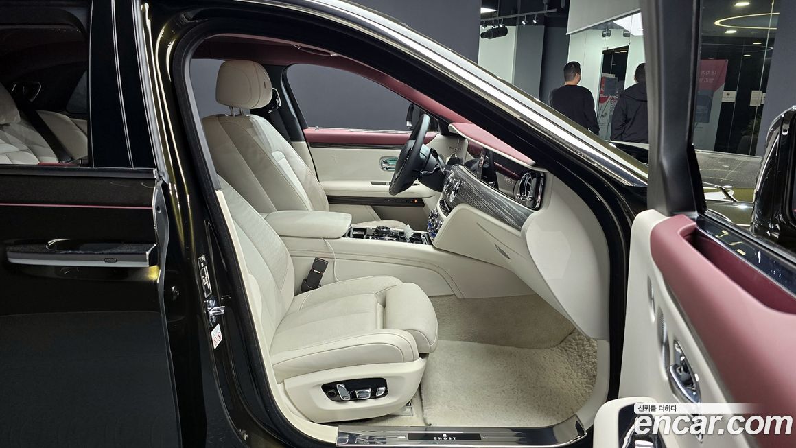 Rolls-Royce Ghost 2023