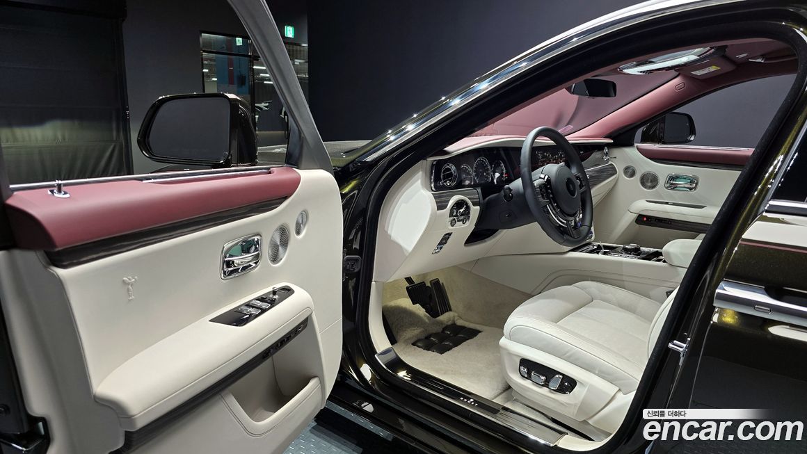 Rolls-Royce Ghost 2023