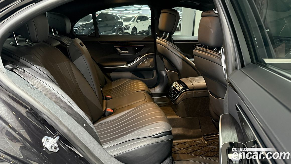 Mercedes-Benz S-Class 2023