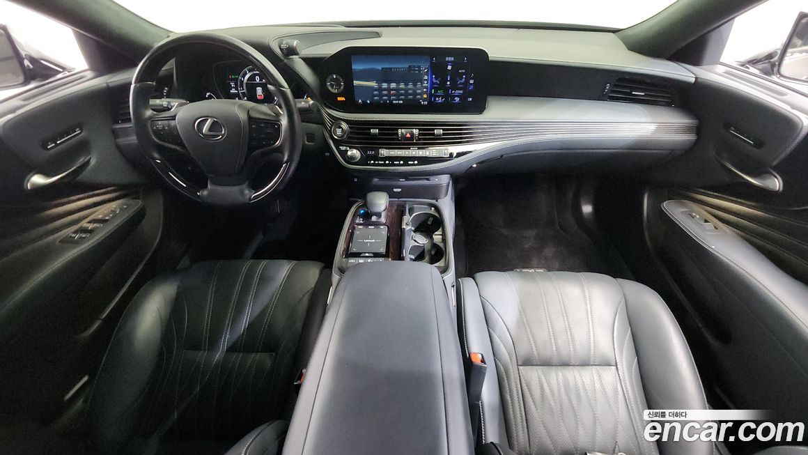 Lexus LS 2022