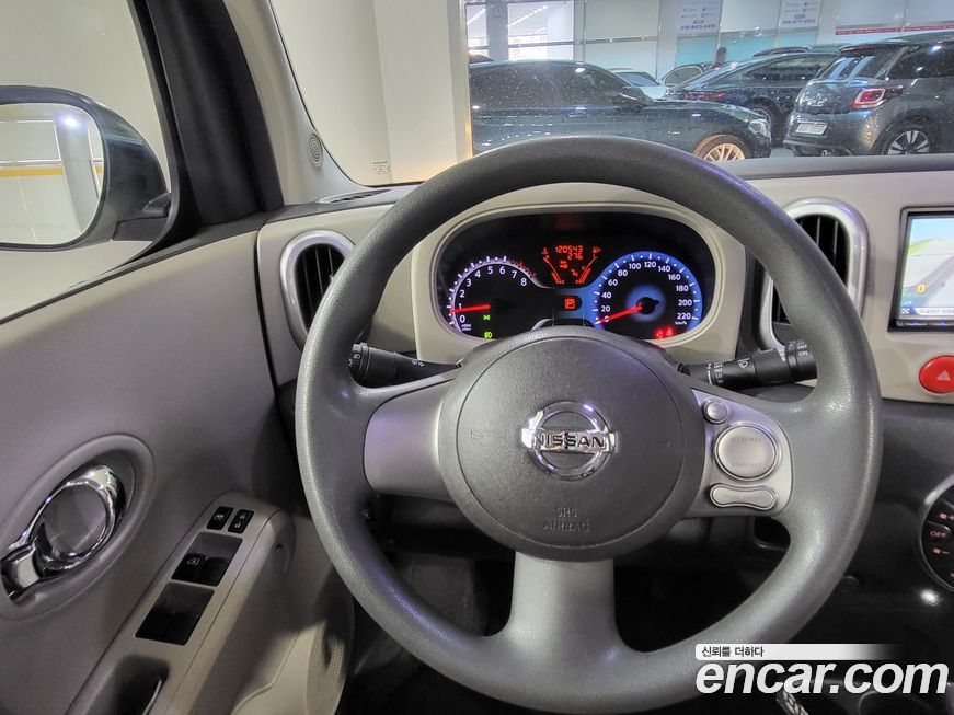 Nissan Cube 2011