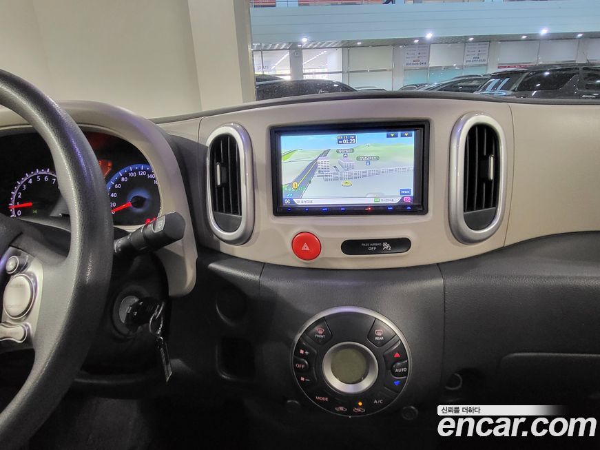 Nissan Cube 2011