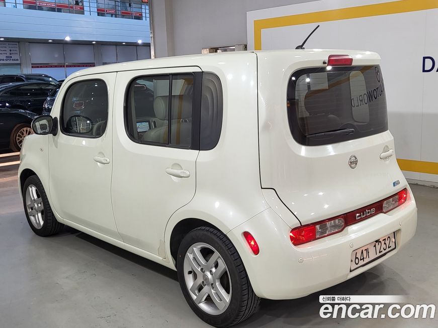 Nissan Cube 2011