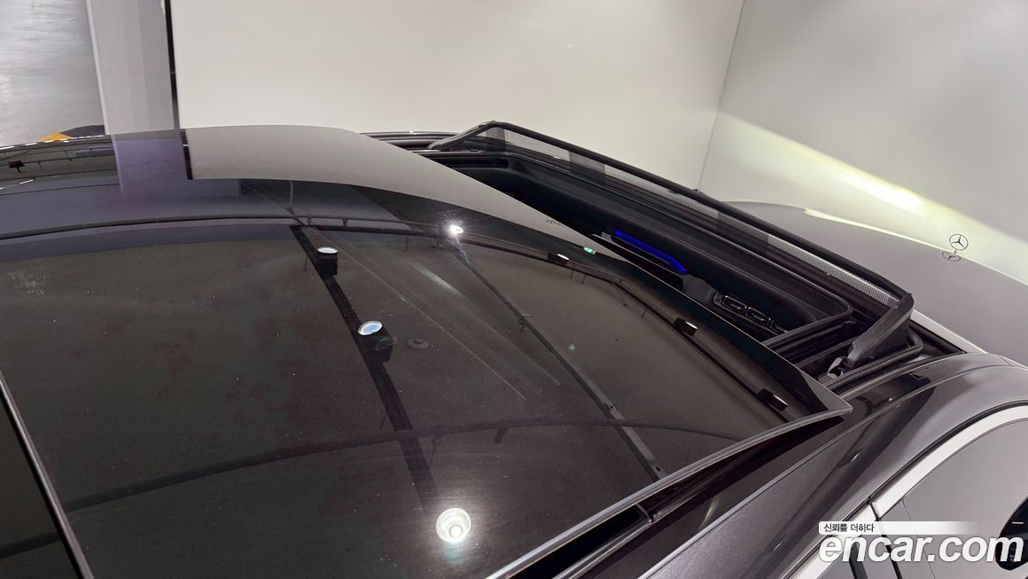 Mercedes-Benz S-Class 2025