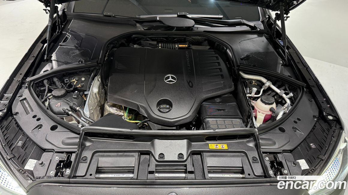 Mercedes-Benz S-Class 2025