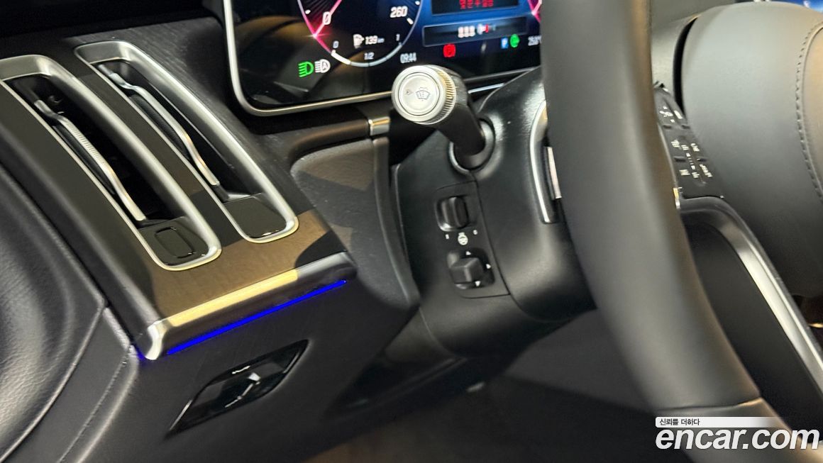 Mercedes-Benz S-Class 2025