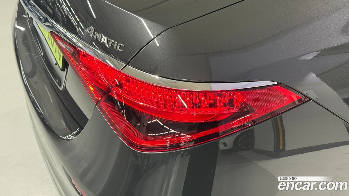 Mercedes-Benz S-Class 2025