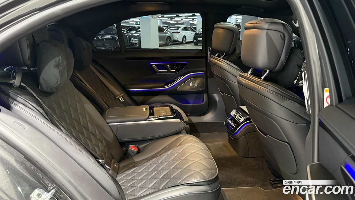 Mercedes-Benz S-Class 2025