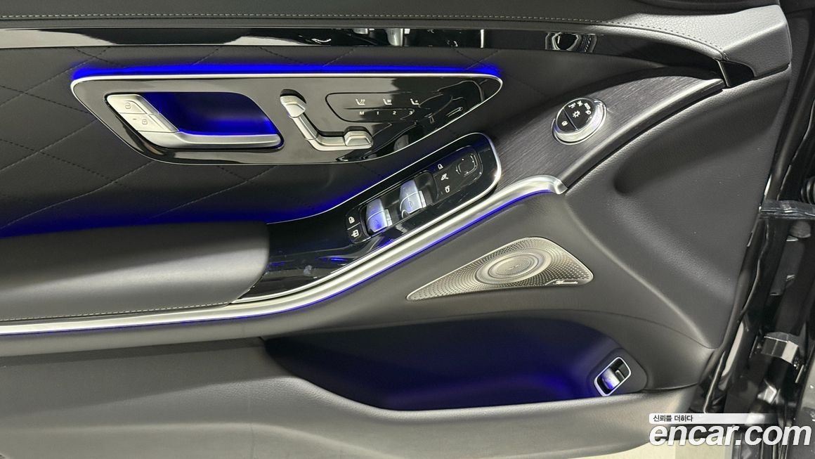 Mercedes-Benz S-Class 2025