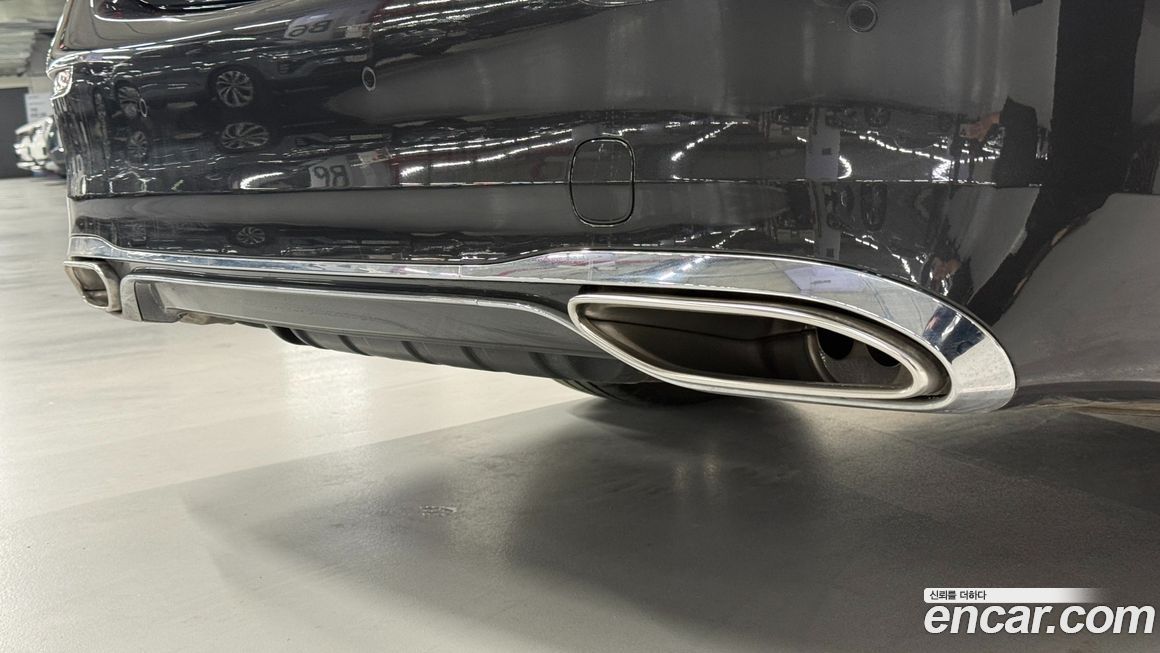 Mercedes-Benz S-Class 2025