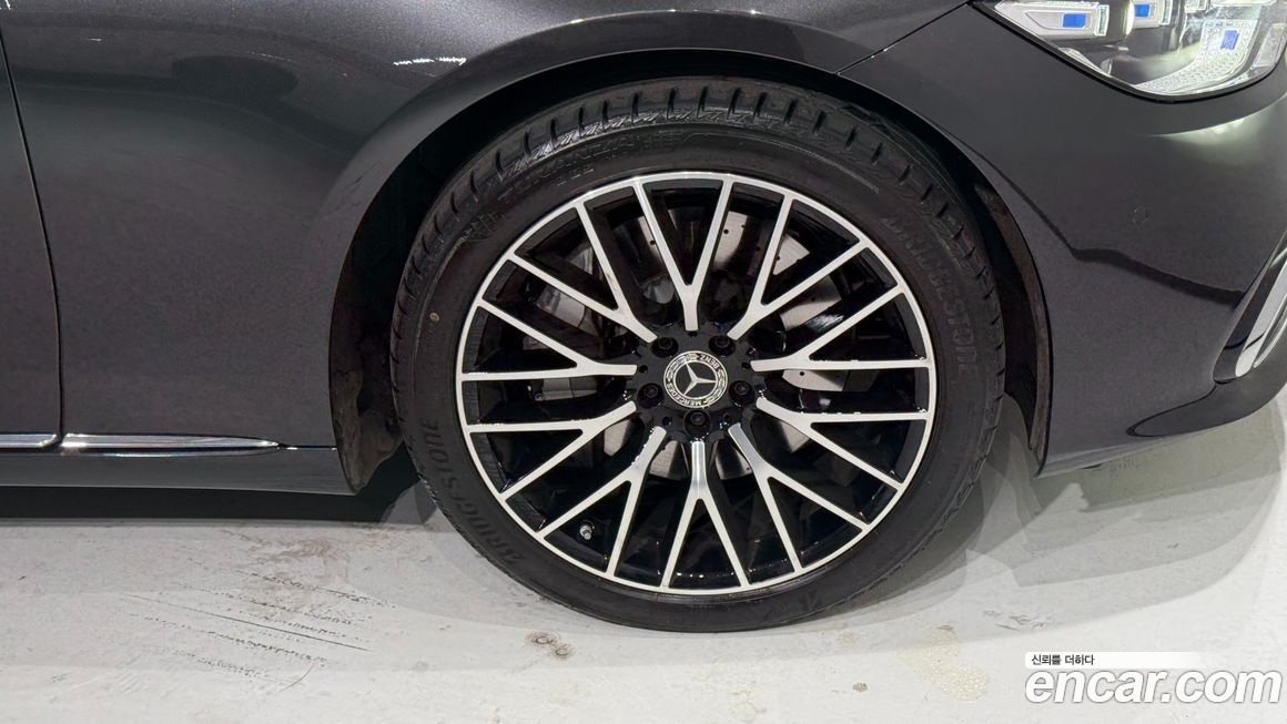 Mercedes-Benz S-Class 2025