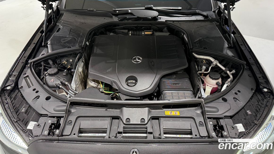 Mercedes-Benz S-Class 2025
