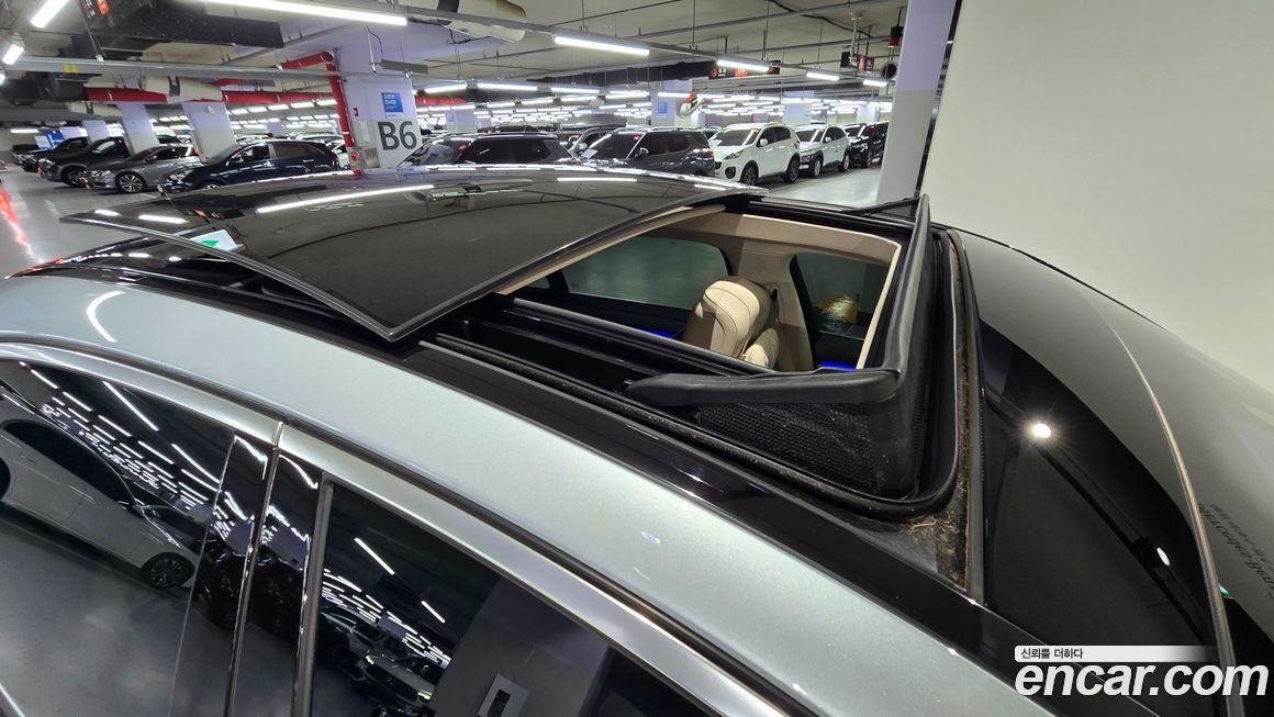 Mercedes-Benz S-Class 2025