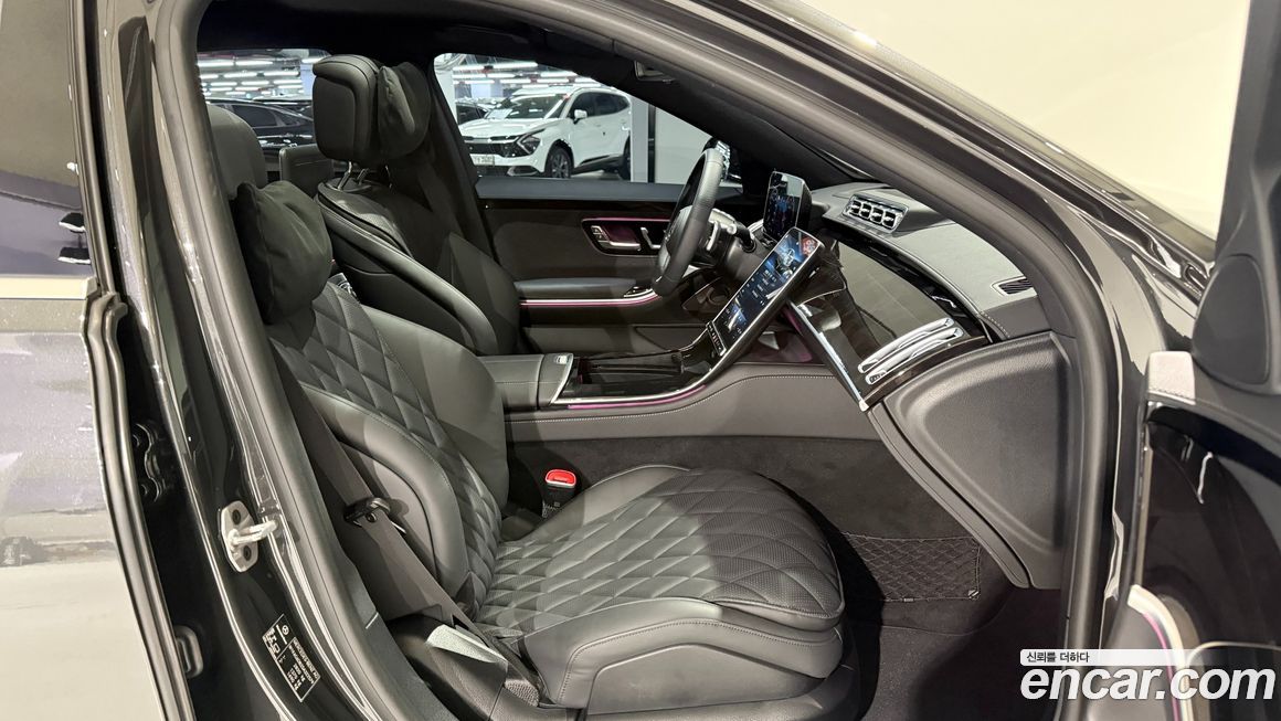 Mercedes-Benz S-Class 2025