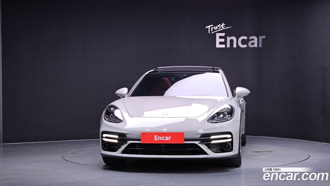 Porsche Panamera 2023