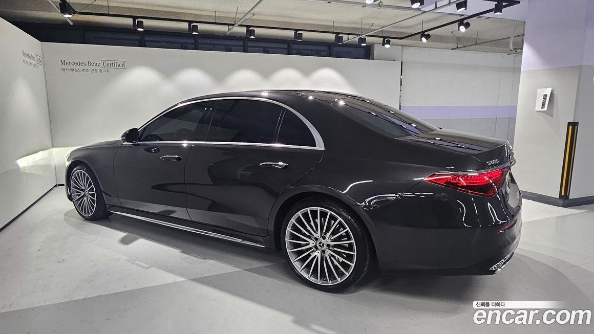 Mercedes-Benz S-Class 2025