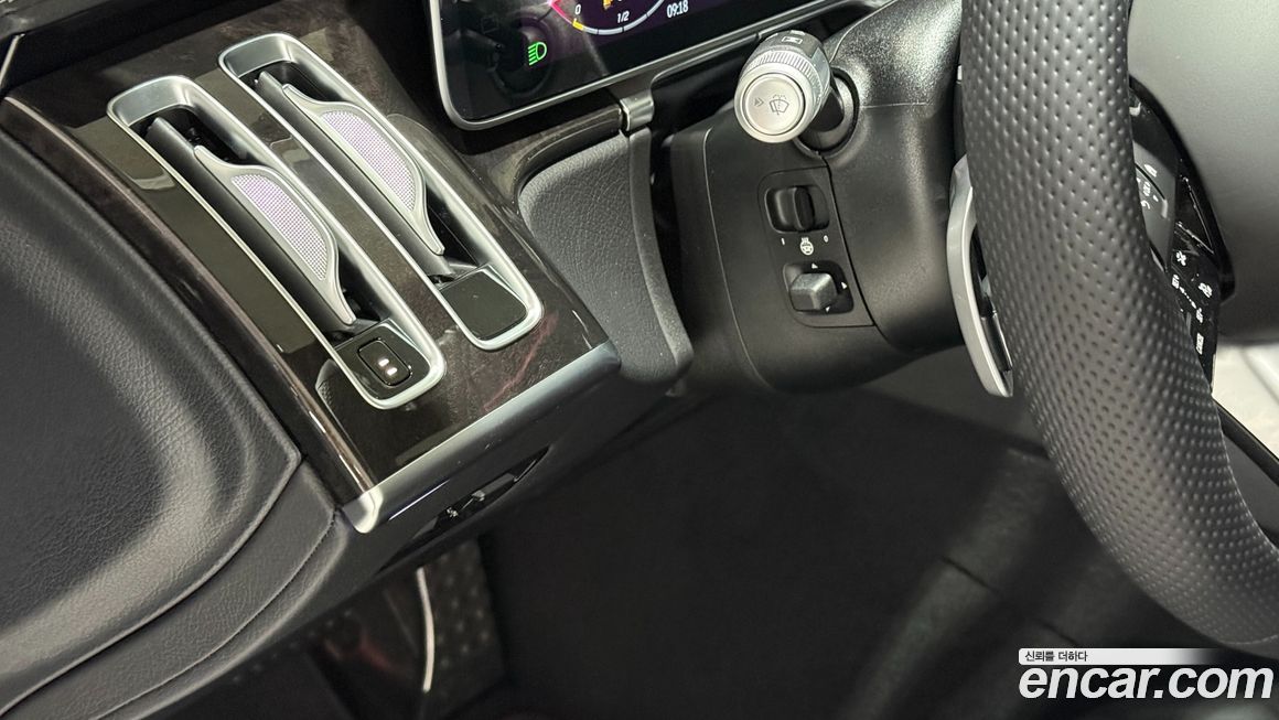 Mercedes-Benz S-Class 2025