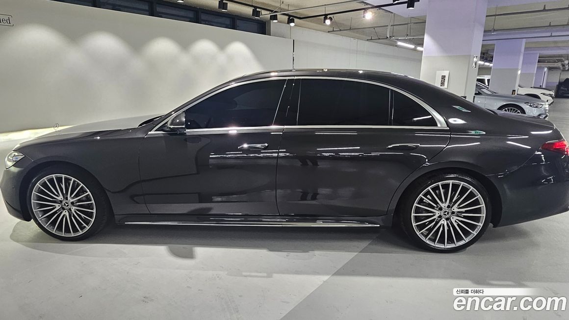 Mercedes-Benz S-Class 2025