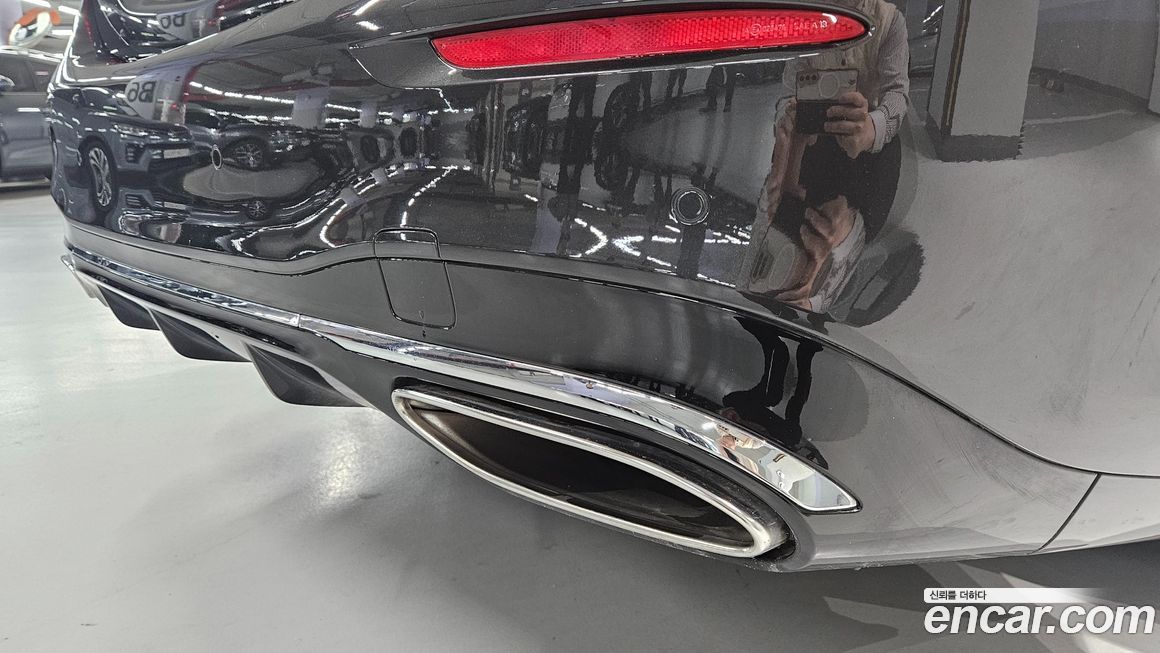 Mercedes-Benz S-Class 2025