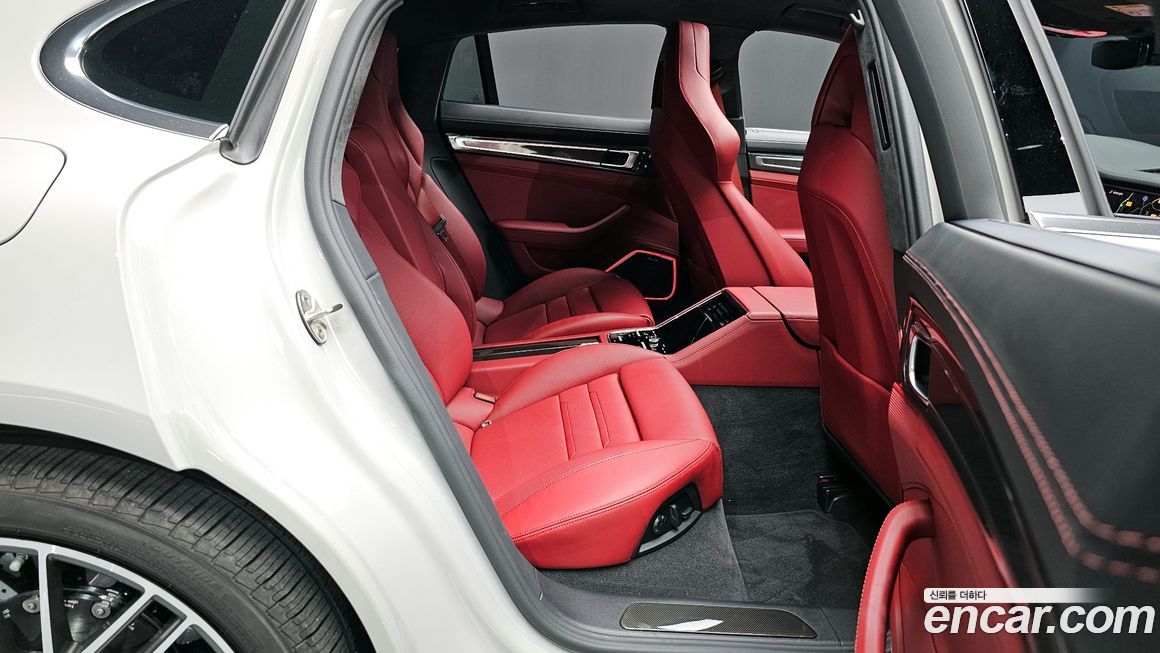 Porsche Panamera 2023