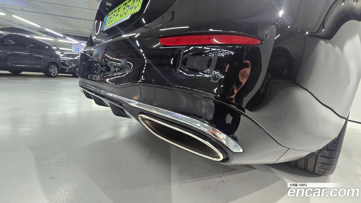 Mercedes-Benz S-Class 2025