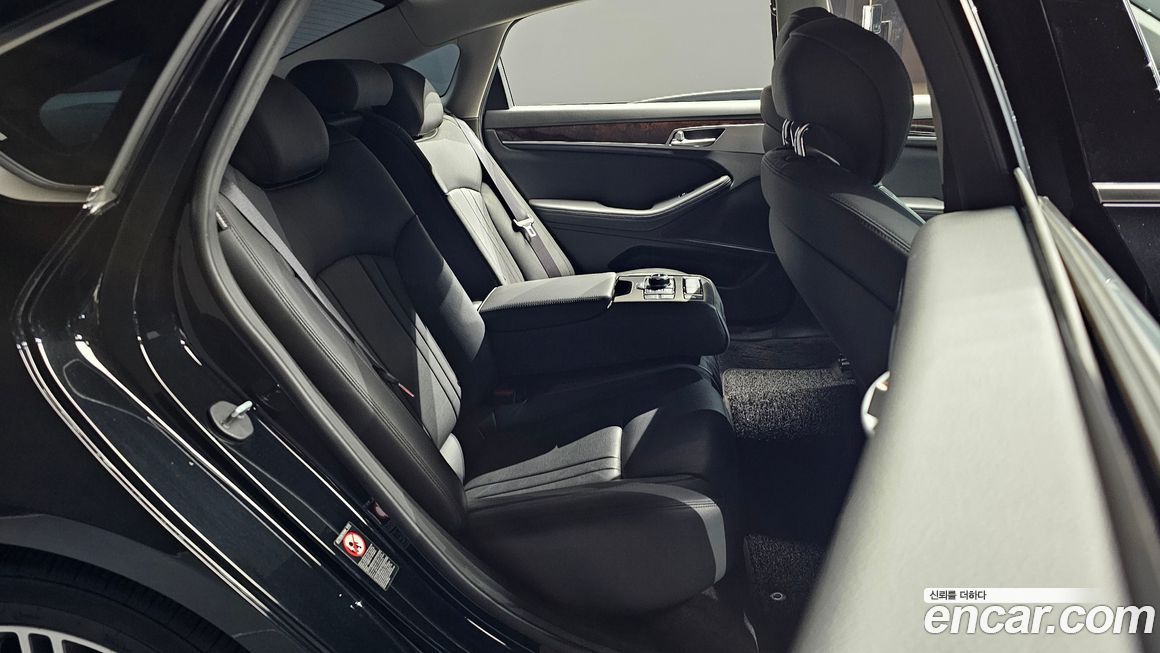 Hyundai Genesis 2016