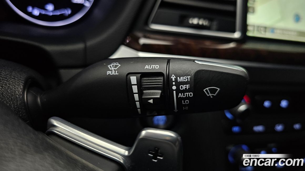 Hyundai Genesis 2016