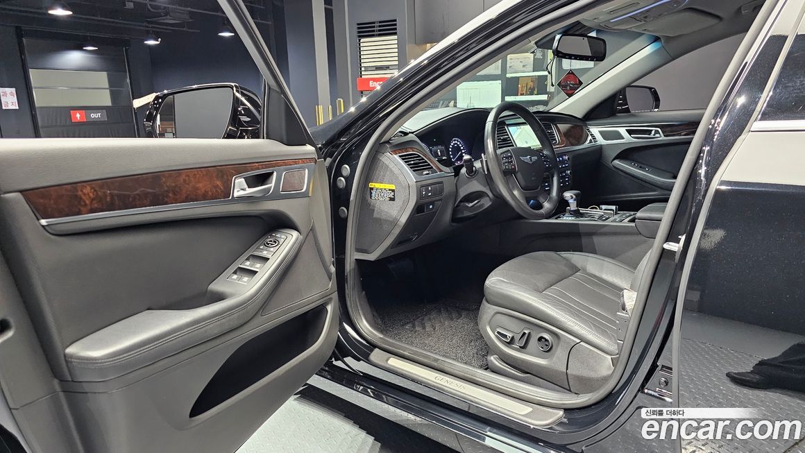 Hyundai Genesis 2016