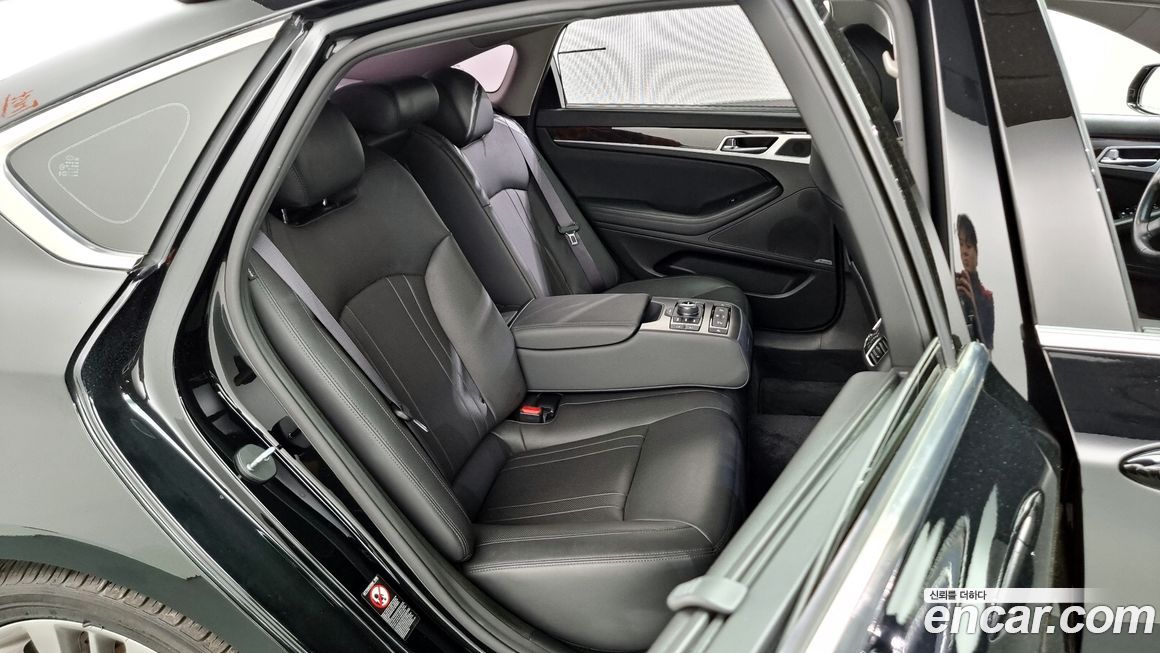 Hyundai Genesis 2016