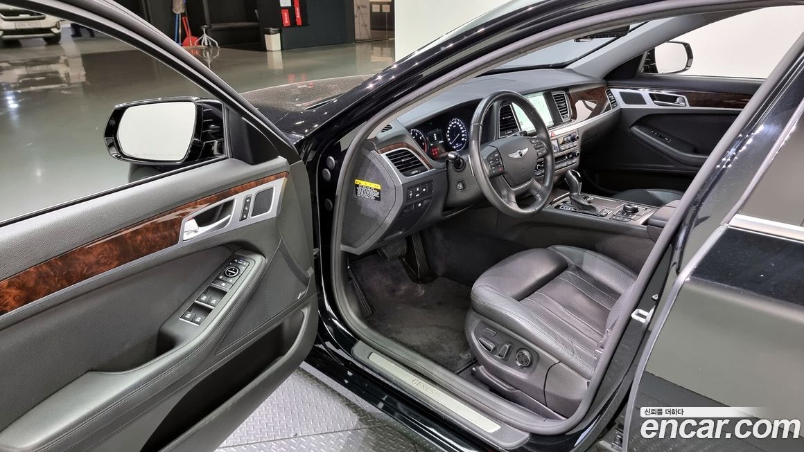 Hyundai Genesis 2016