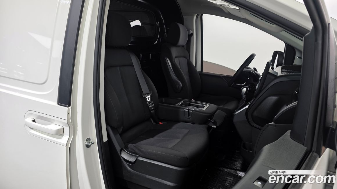 Hyundai Staria 2022