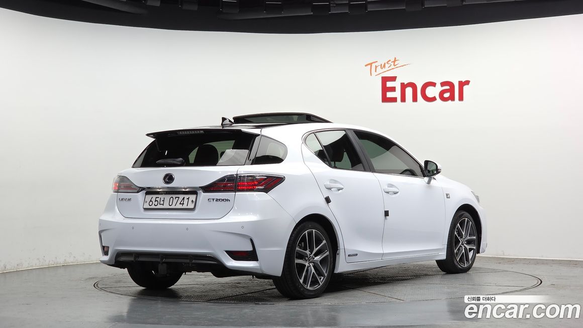 Lexus CT200h 2016