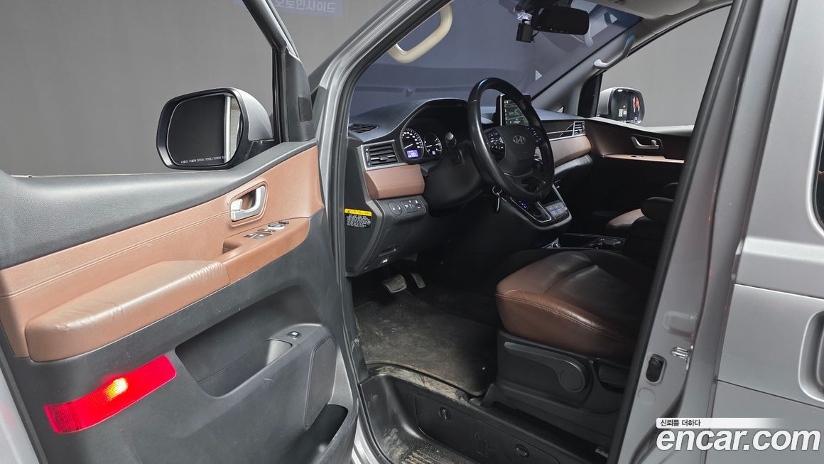 Hyundai Starex 2019