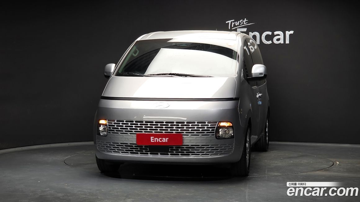 Hyundai Staria 2025