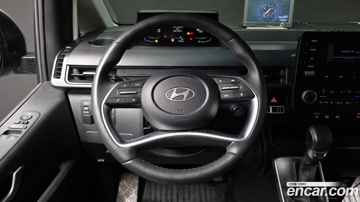 Hyundai Staria 2025