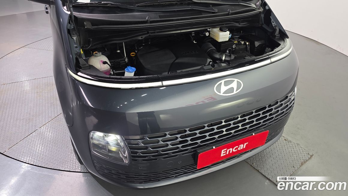 Hyundai Staria 2025
