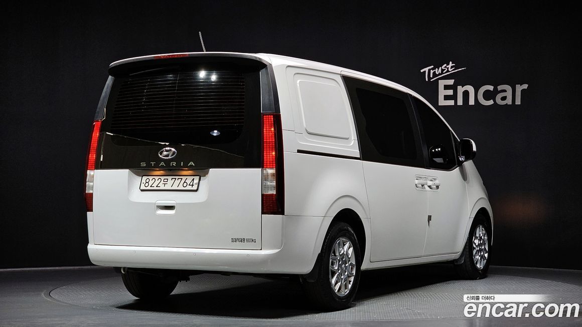 Hyundai Staria 2022