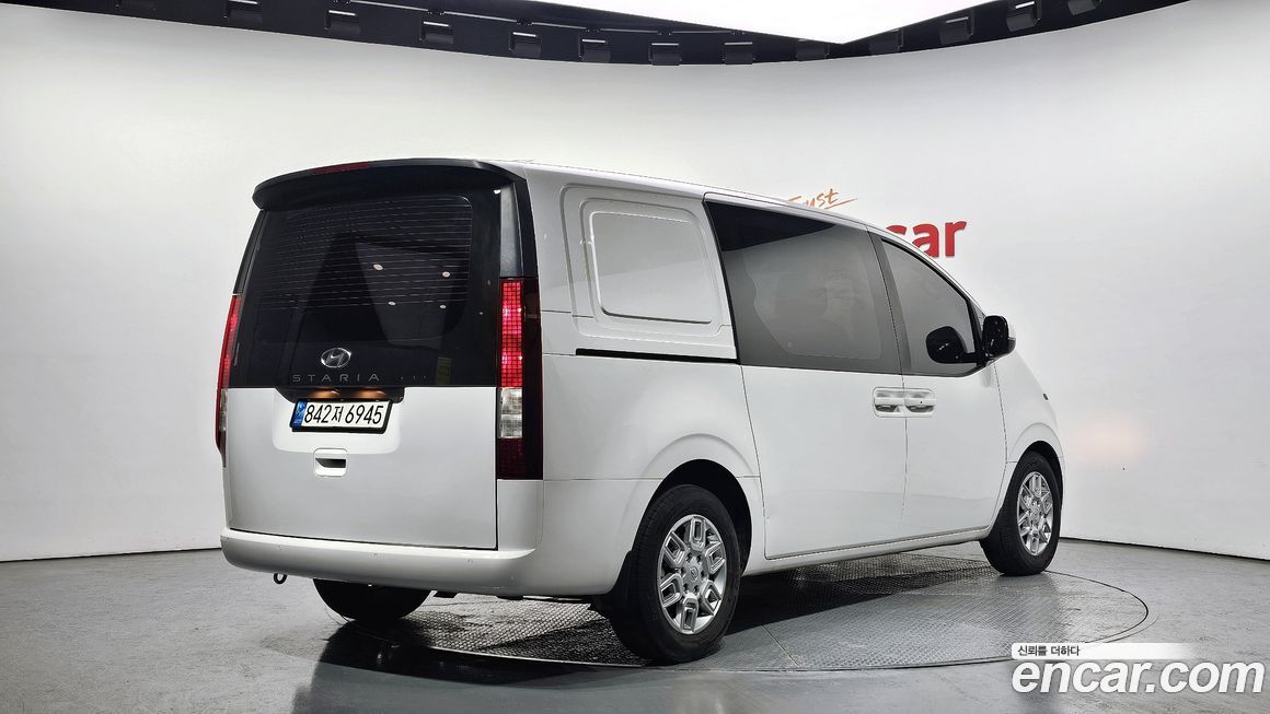 Hyundai Staria 2022