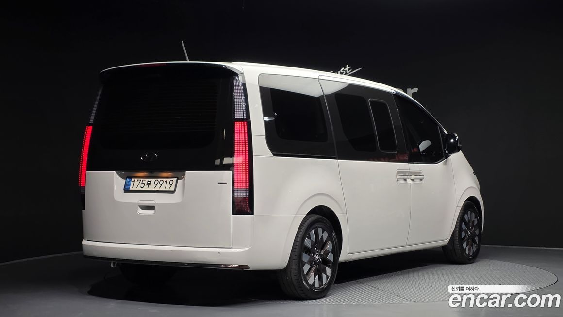 Hyundai Staria 2022