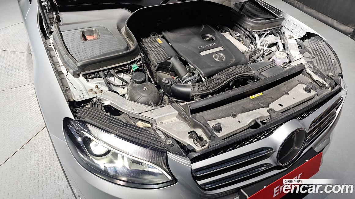 Mercedes-Benz GLC-Class 2019