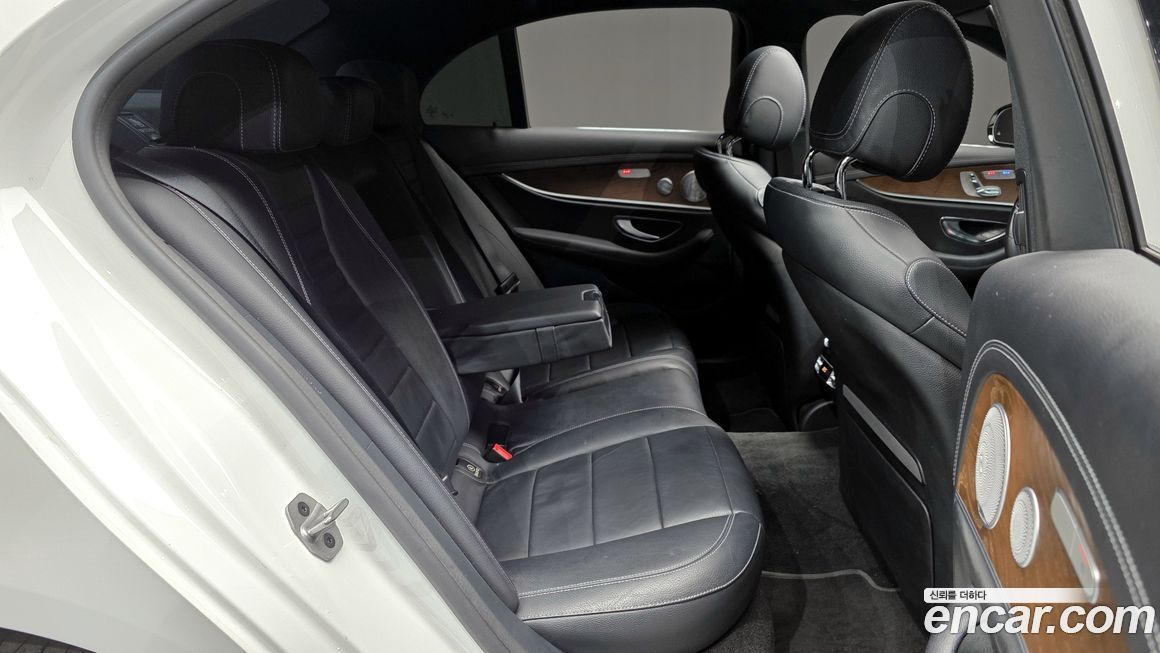 Mercedes-Benz E-Class 2021