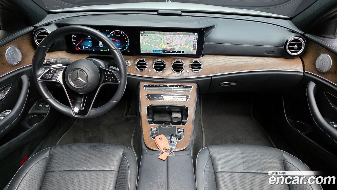 Mercedes-Benz E-Class 2021