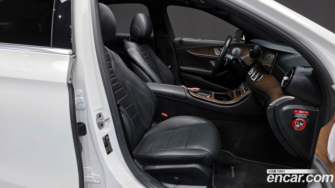 Mercedes-Benz E-Class 2021