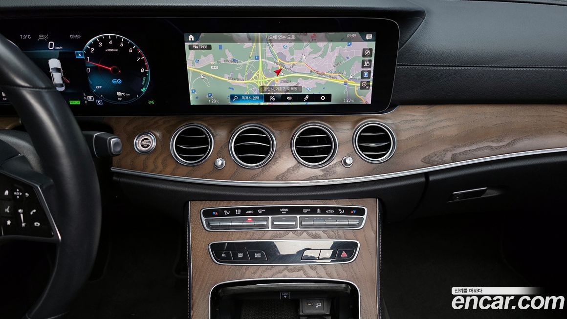 Mercedes-Benz E-Class 2021