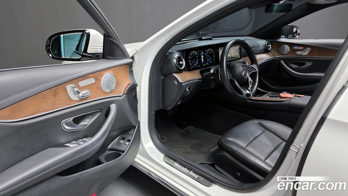 Mercedes-Benz E-Class 2021