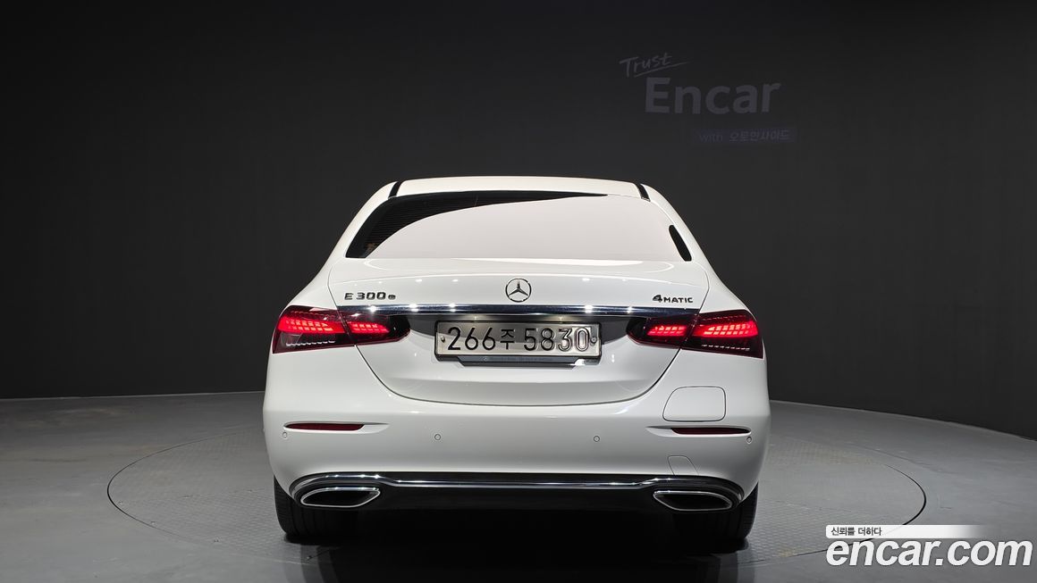 Mercedes-Benz E-Class 2021