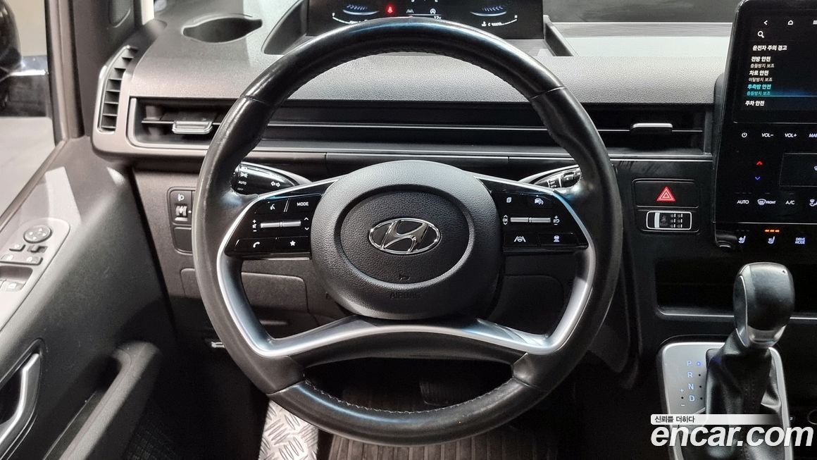 Hyundai Staria 2022