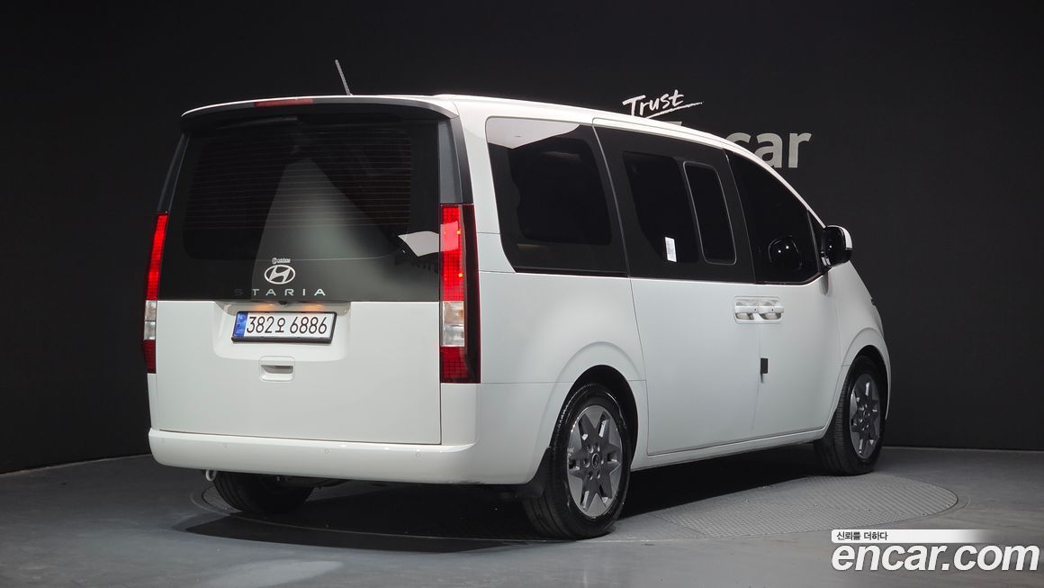 Hyundai Staria 2025